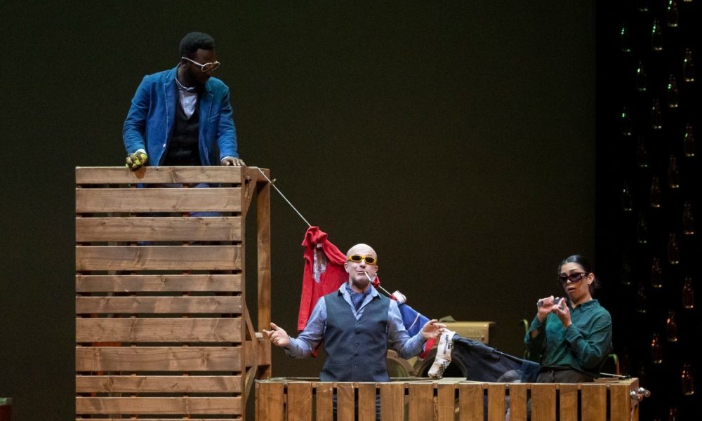El Teatro El Salinero presenta “Enemigo”
