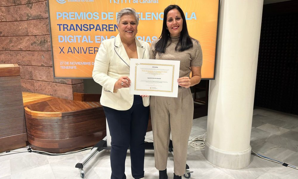 Cathaysa Suárez ha sido distinguida con el “Premio de Excelencia a la Transparencia Digital en Canarias X Aniversario”