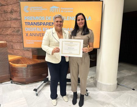 Cathaysa Suárez ha sido distinguida con el “Premio de Excelencia a la Transparencia Digital en Canarias X Aniversario”