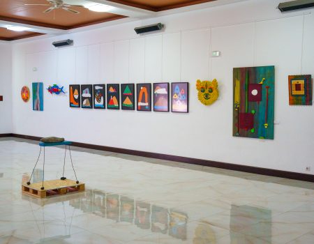 La exposición “ASTRO-PEZ 2025” de Domingo de Famara ilumina el RCNA con arte y conciencia ambiental