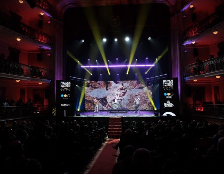 Los Premios Canarios de la Música se rinden al talento de Julia Rodríguez, artista majorera, y su padre, Domingo Rodríguez, “El Colorao”