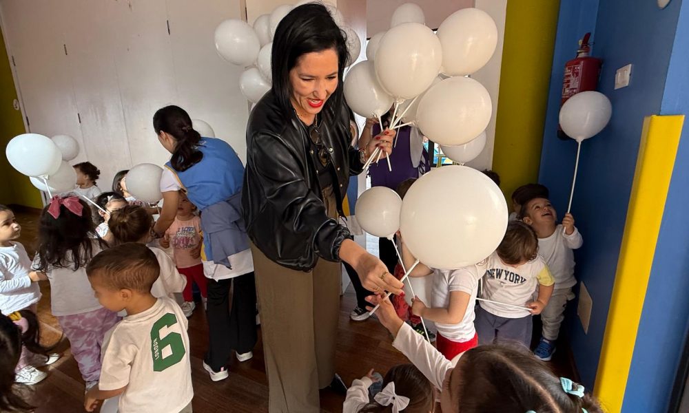 Educación Arrecife celebra el Día Escolar de la No Violencia y la Paz en la Escuela Infantil Municipal, que dirige Abigail González