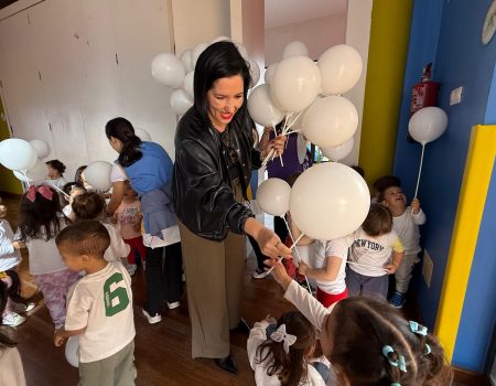 Educación Arrecife celebra el Día Escolar de la No Violencia y la Paz en la Escuela Infantil Municipal, que dirige Abigail González