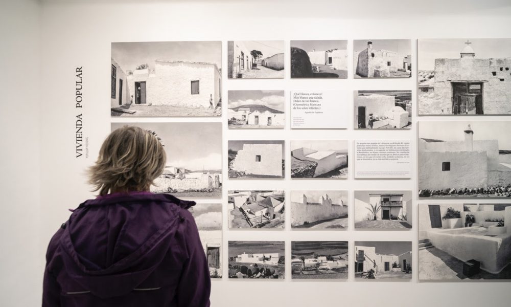La Fundación César Manrique despide la exposición «Lanzarote. Arquitectura [in]édita» con vino y música en directo