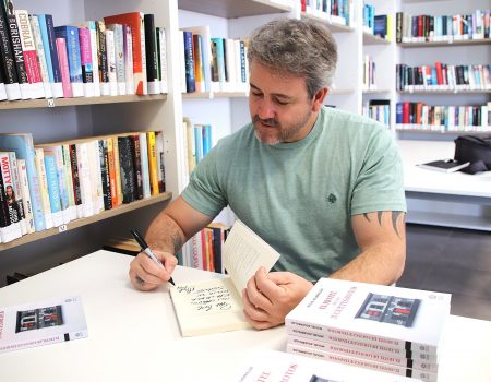 ‘El hotel de los juguetes rotos’ de Miguel Aguerralde