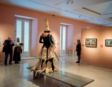 La artista lanzaroteña M. Nieves Cáceres en el Museo Thyssen
