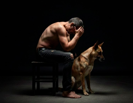 El hombre que se convirtió en perro. El Almacén acogerá el próximo viernes 6 de marzo, a las 20:00 horas. Ciclo de teatro La Grieta.