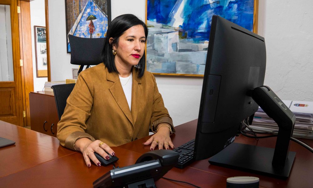 Arrecife lanza ‘Yo Conecto’: Cursos gratuitos para romper la brecha digital, las plazas son limitadas. Inscríbete: 📞 Teléfono: 678 070 282