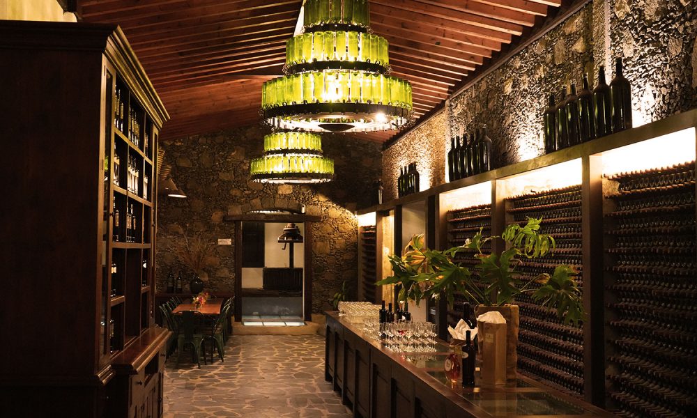 Abril Cultural en Bodegas Rubicón. El vino se hace arte en La Geria. Plazas limitadas y reserva previa: enoturismo@bodegasrubicon.com