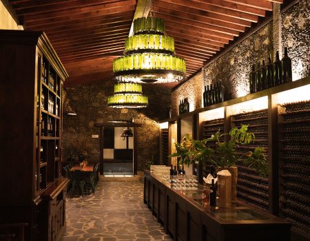 Abril Cultural en Bodegas Rubicón. El vino se hace arte en La Geria. Plazas limitadas y reserva previa: enoturismo@bodegasrubicon.com