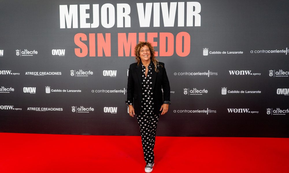 Rosana regresa con gira, docuserie y un proyecto creativo global: OMOW. “Mejor Vivir Sin Miedo”, una docuserie íntima y personal.
