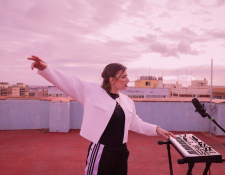 Xerach llega a Alma Femme Lanzarote. ¿Tú me quieres? Yo te adoro: nuevo disco. Sábado 21 de marzo, a las 19:00 horas, en El Almacén.