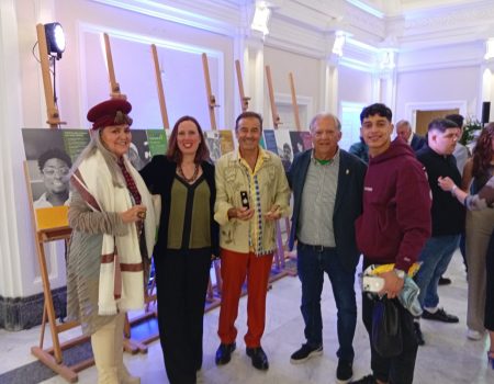 Domingo de Famara dona un collage solidario en la Gala UP2U 2026 en Madrid