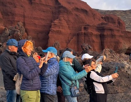 El Golfo inspira a los mayores de Yaiza en un taller de fotografía