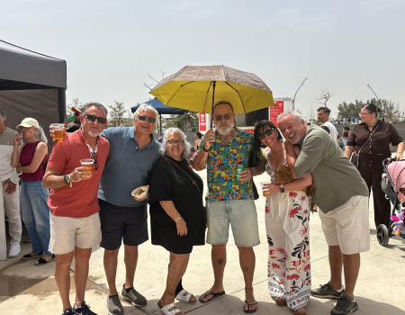 ‘Suena & Sabe’ conquista Playa Honda y se consolida como referente de ocio y gastronomía en Lanzarote. Organiza Arenao Producciones.