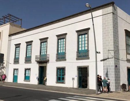 Nuevos horarios de los centros socioculturales de Arrecife 2026: Casa de la Cultura Agustín de la Hoz, Casa de la Juventud y Biblioteca.