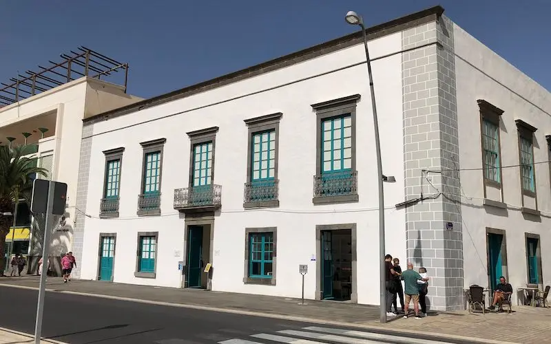 Nuevos horarios de los centros socioculturales de Arrecife 2026: Casa de la Cultura Agustín de la Hoz, Casa de la Juventud y Biblioteca.