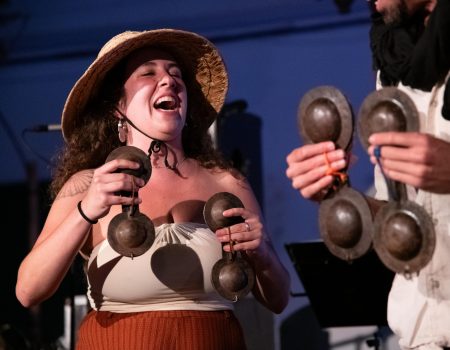 Raíces Atlánticas inaugura en Arrecife su primera edición con “Cantos de Tierra”