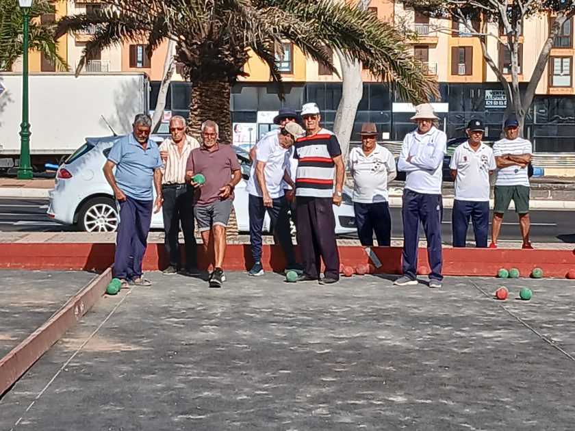 Más de cien mayores participan en el Torneo de Bola Canaria de Arrecife por el Día de Canarias 2026