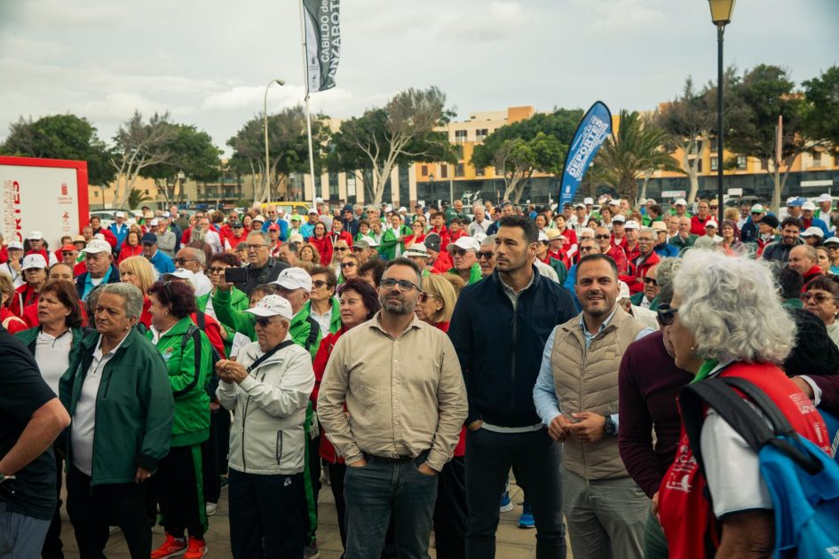 Mayores jugando una partida decisiva en el torneo bola canaria abuelos conejeros arrecife
