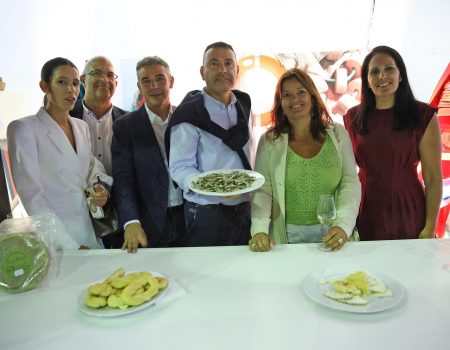 Autoridades de Arrecife inaugurando el stand municipal en la feria ganadera agricola y pesquera de teguise 2026