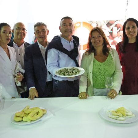 Autoridades de Arrecife inaugurando el stand municipal en la feria ganadera agricola y pesquera de teguise 2026