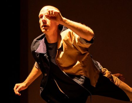 Espectáculo de danza contemporánea en el Festival MOVE Canarias en Arrecife.