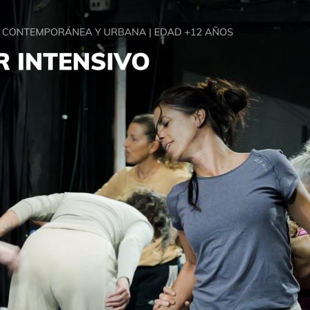 Participantes en un taller intensivo de danza contemporánea del Festival Traslación 2026