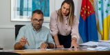 Concejales del ayuntamiento de arrecife reunidos para las ayudas material escolar arrecife 2026