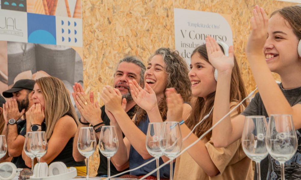 Exhibición de ganado caprino y muestras de queso en la feria de ganaderia teguise 2026 en el Centro Agrotecnológico