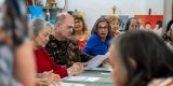 usuarias de la tercera edad participando en los talleres de voces que se encuentran arrecife 2026