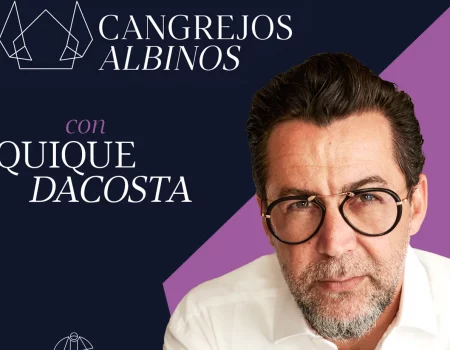 El chef de alta cocina Quique Dacosta sonriendo en un evento gastronómico.