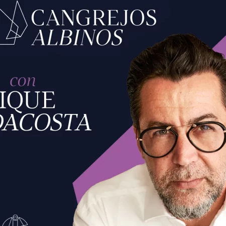 El chef de alta cocina Quique Dacosta sonriendo en un evento gastronómico.