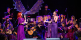 Componentes de la formación musical femenina Calicanto de Lanzarote durante una actuación.