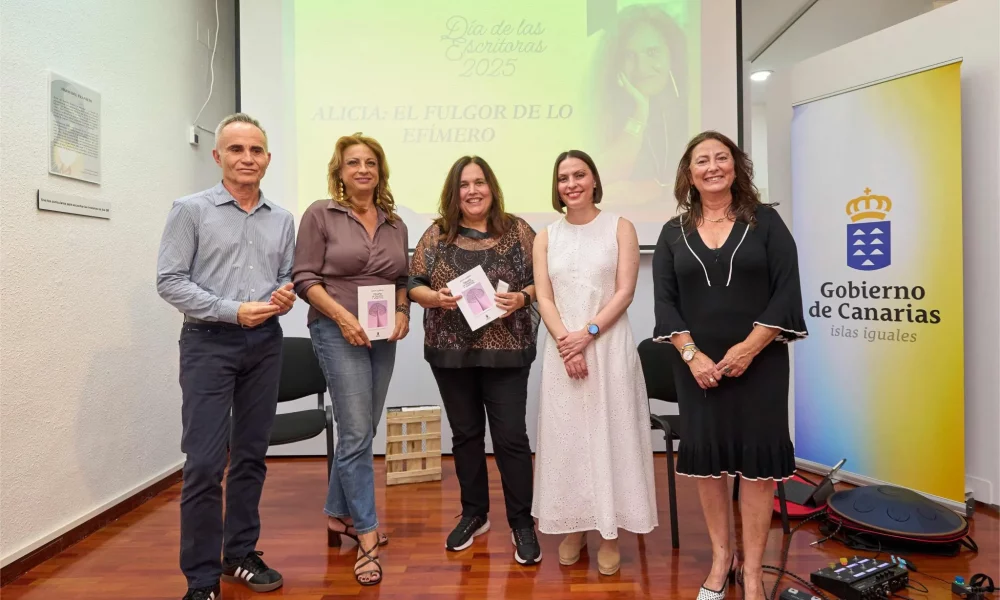 Acto institucional de homenaje a alicia llarena madrid 2026 con autoridades