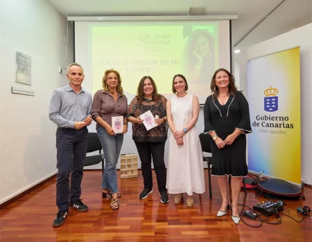 Acto institucional de homenaje a alicia llarena madrid 2026 con autoridades