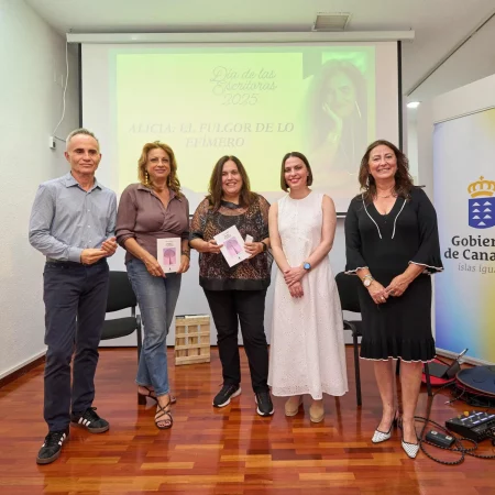 Acto institucional de homenaje a alicia llarena madrid 2026 con autoridades