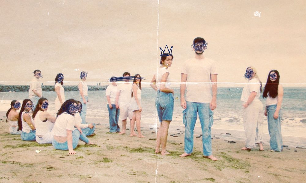 Elenco de la escuela de actores de canarias 2026 interpretando la obra contemporánea Odisea sobre el escenario