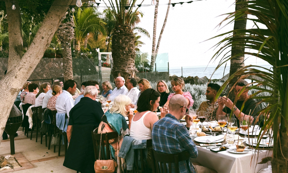 barbacoa en la terraza del hotel fariones