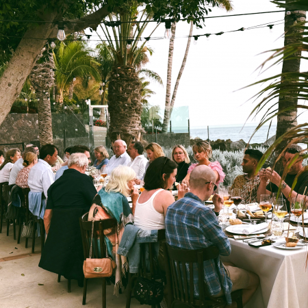 barbacoa en la terraza del hotel fariones