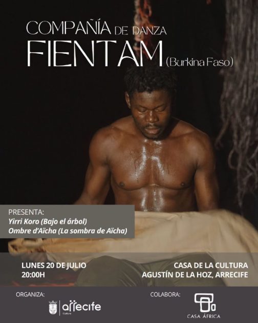 Bailarines de la compañía Fientan realizando una coreografía contemporánea.