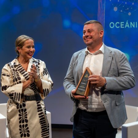 Homenaje al comercio centenario de Canarias en el foro Oceánica 2026