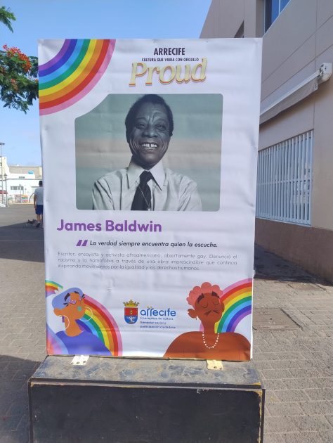 Exposición de las obras del concurso de pintura creativa en el Kiosco de la Música de Arrecife por el Orgullo LGTBI+.