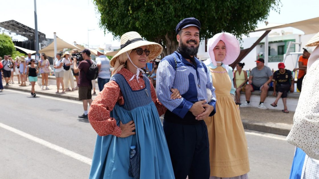 a agrupación ha llevado su folclore a Puerto Naos y Playa Blanca para honrar la tradición marinera