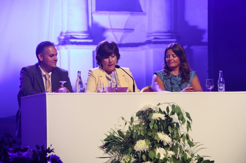 La vecina Catalina Díaz Herrera abrió las Fiestas del Carmen de La Villa de Teguise con un emotivo pregón. Los actos se extenderán hasta el 19 de julio.