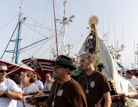 Procesión marítima de la Virgen del Carmen en Valterra Arrecife