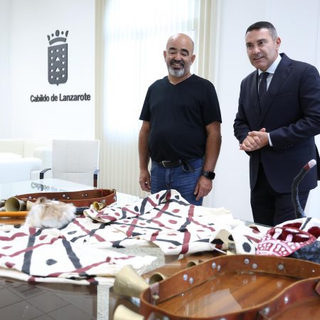 Reunión para presentar la vestimenta de Los Diabletes de Teguise en el Museo de El Álamo
