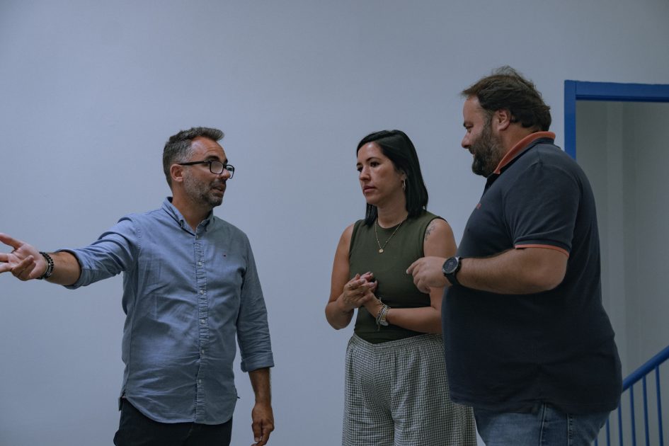 nterior del nuevo Teatro Municipal de Arrecife con las gradas telescópicas instaladas en la sala polivalente.
