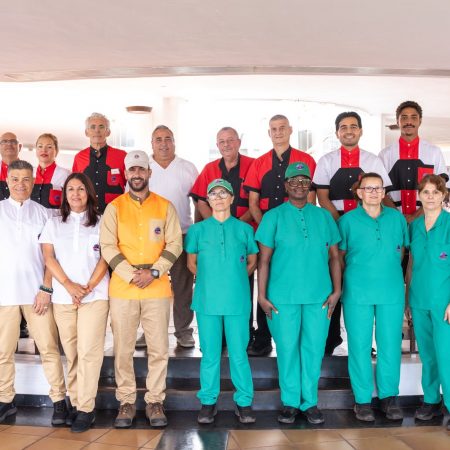 nuevos-uniformes-centros-de-arte-cultura-y-turismo-cact-lanzarote, trabajadores-montanas-del-fuego-uniforme-cesar-manrique