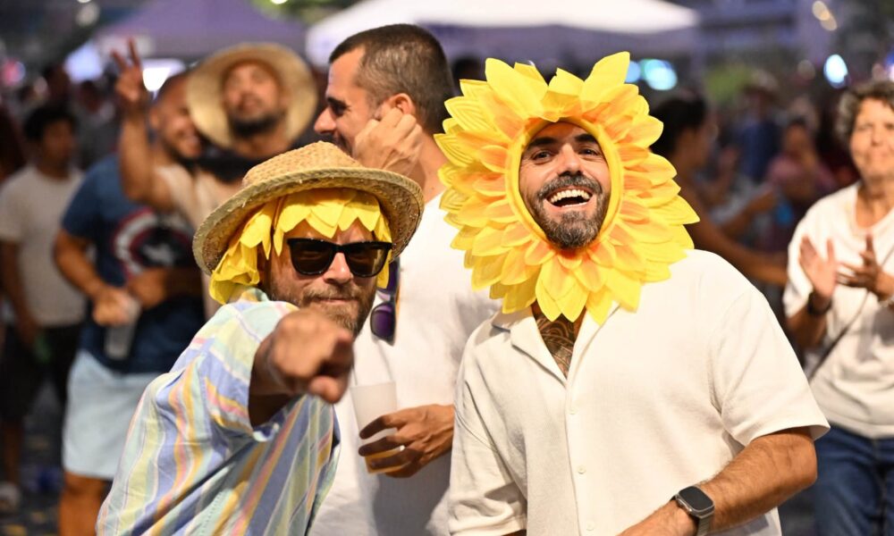 Público bailando durante el concierto de Américo en la Fiesta de la Chola de Arrecife.